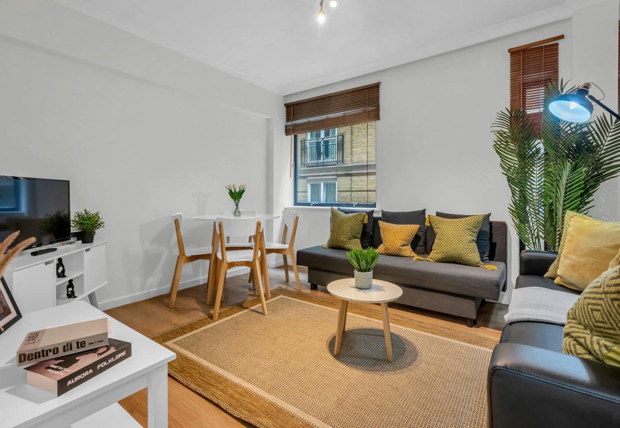 Mysquare Mansion House Queens Quay * London