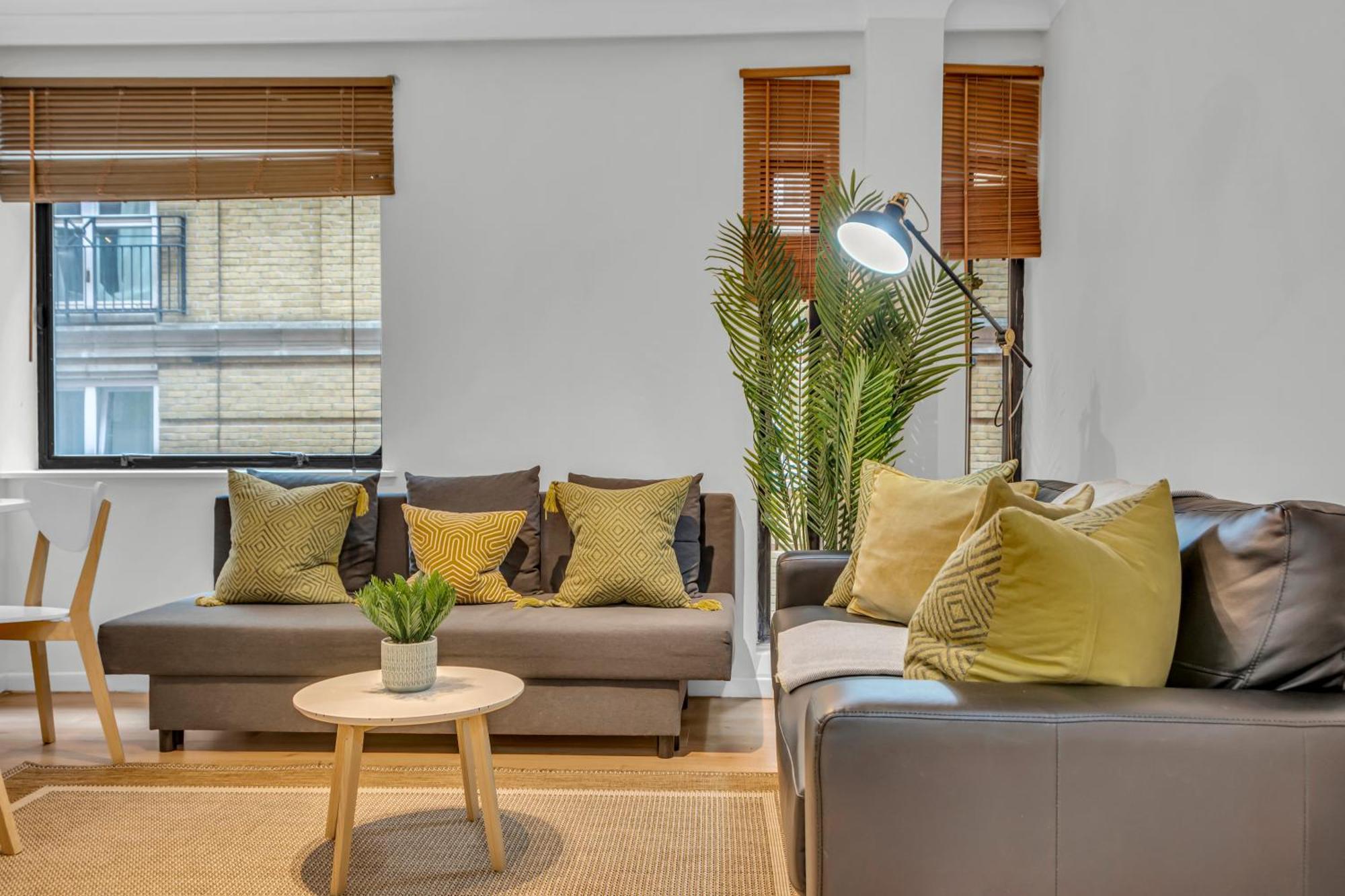 Mysquare Mansion House Queens Quay London