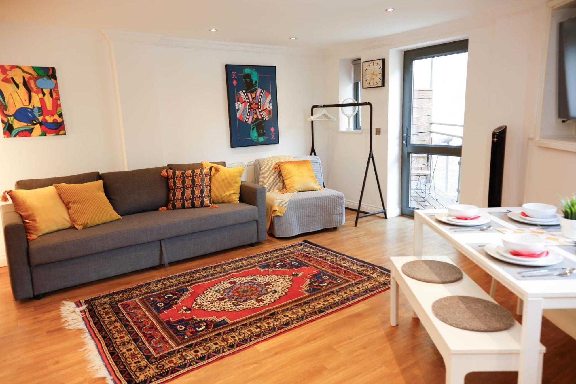Apartment New Luxury In Location Next To Shops, Cafes, Bars & Metro London