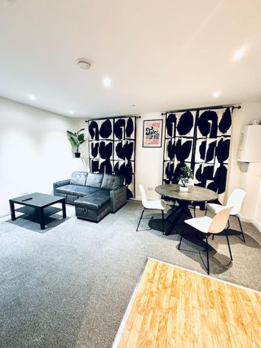 Modern 2 Bedroom Flat In Balham Apartment London