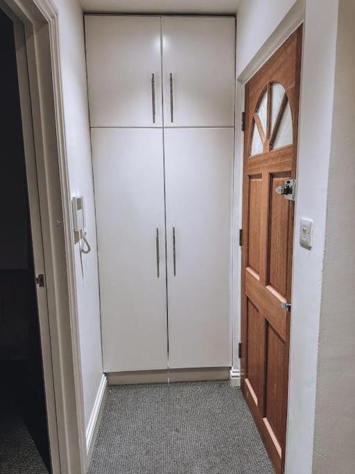 Modern 2 Bedroom Flat In Balham *