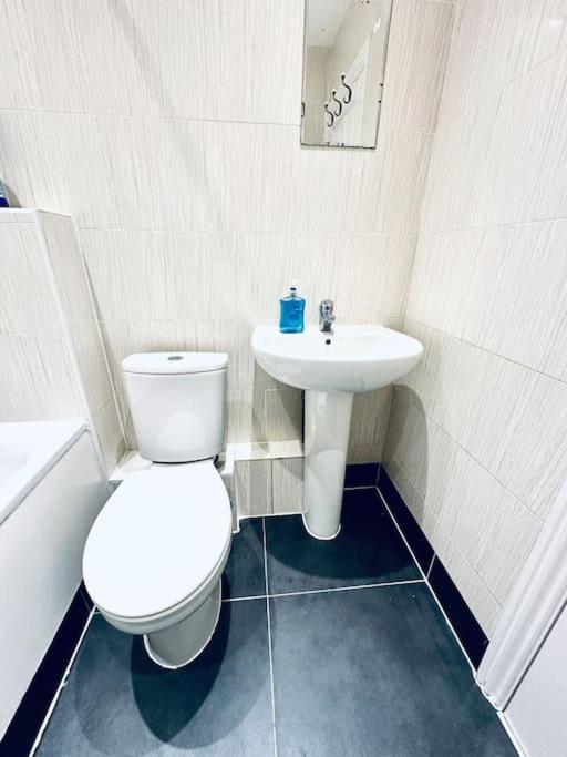 Modern 2 Bedroom Flat In Balham Apartment London
