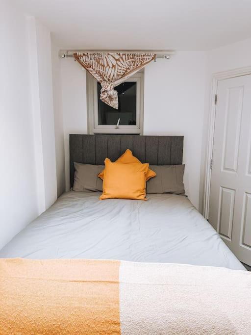 Modern 2 Bedroom Flat In Balham