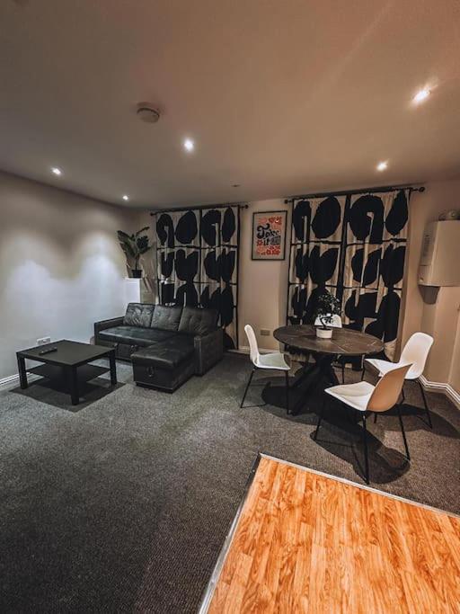 Modern 2 Bedroom Flat In Balham Apartment *