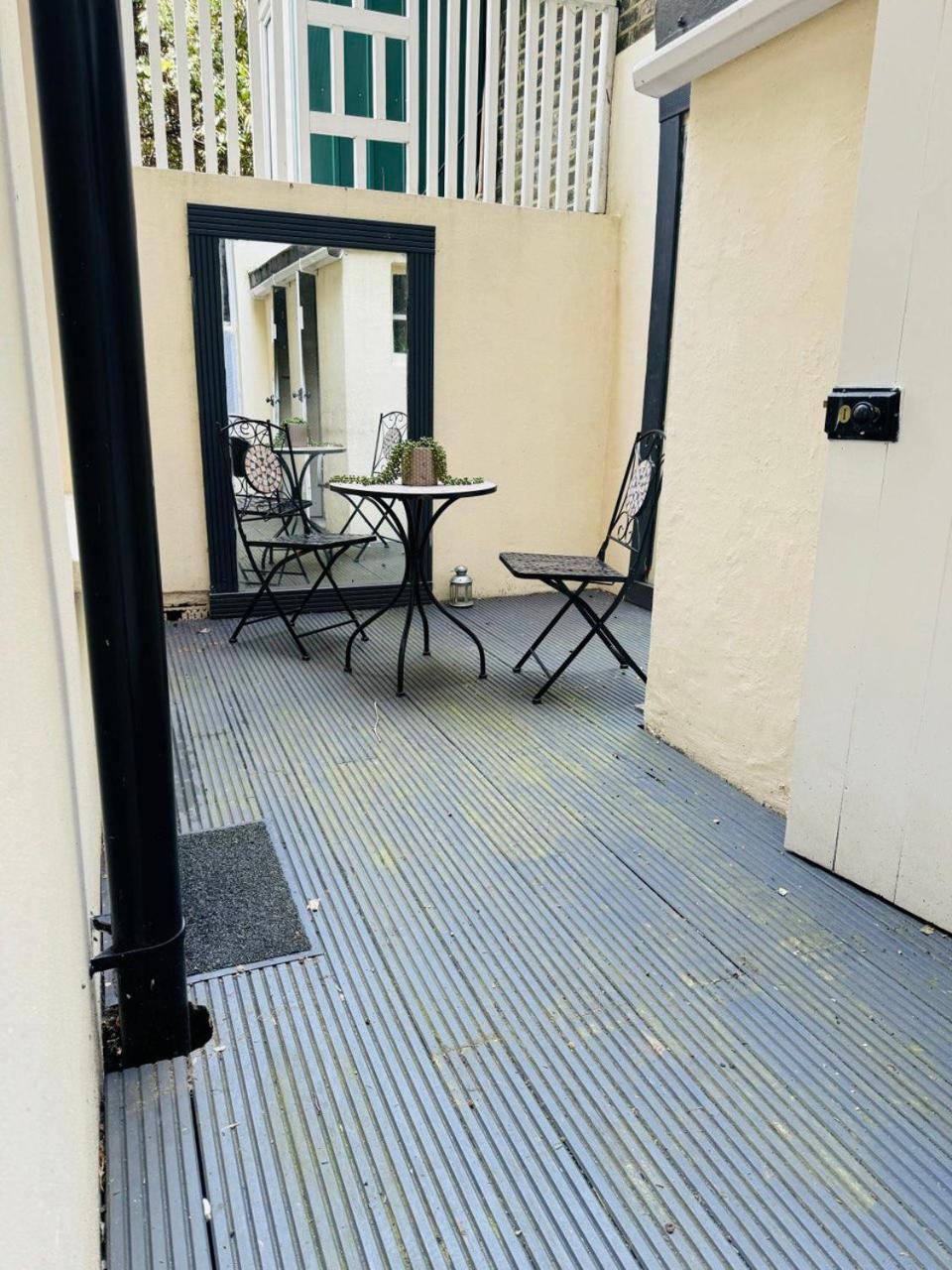 Cozy And Comfy Flat In Earls Court Apartment London