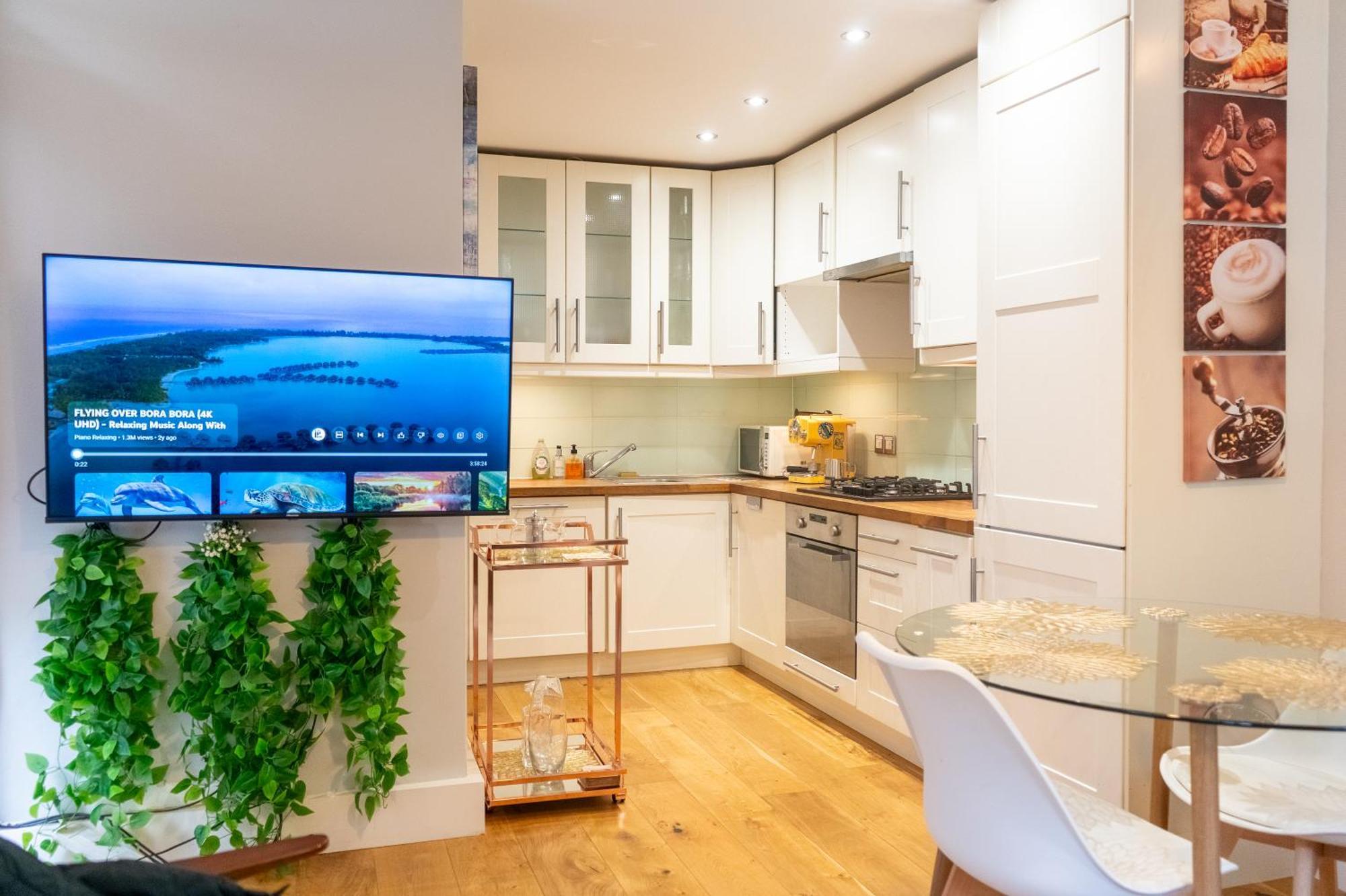 Cozy And Comfy Flat In Earls Court * London