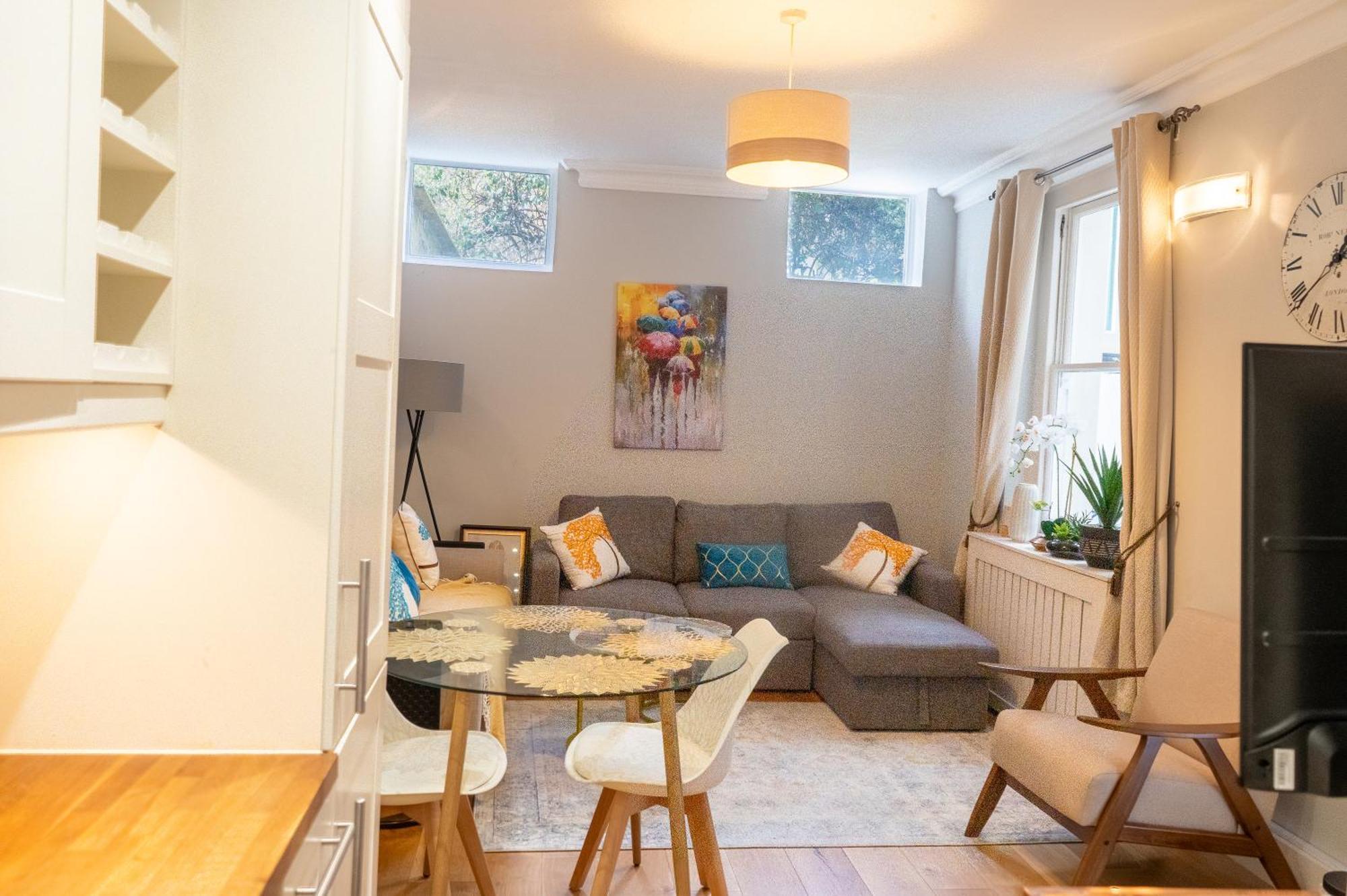 Cozy And Comfy Flat In Earls Court Apartment London