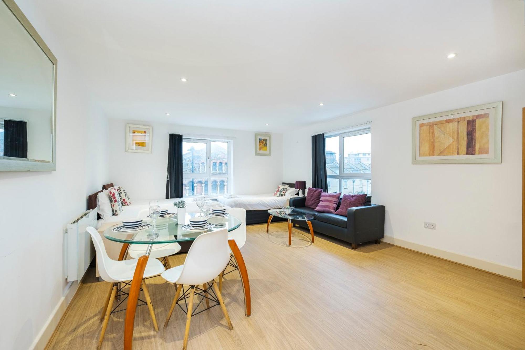 Heads On Bed - Docklands Canary Wharf Excel Appartement *
