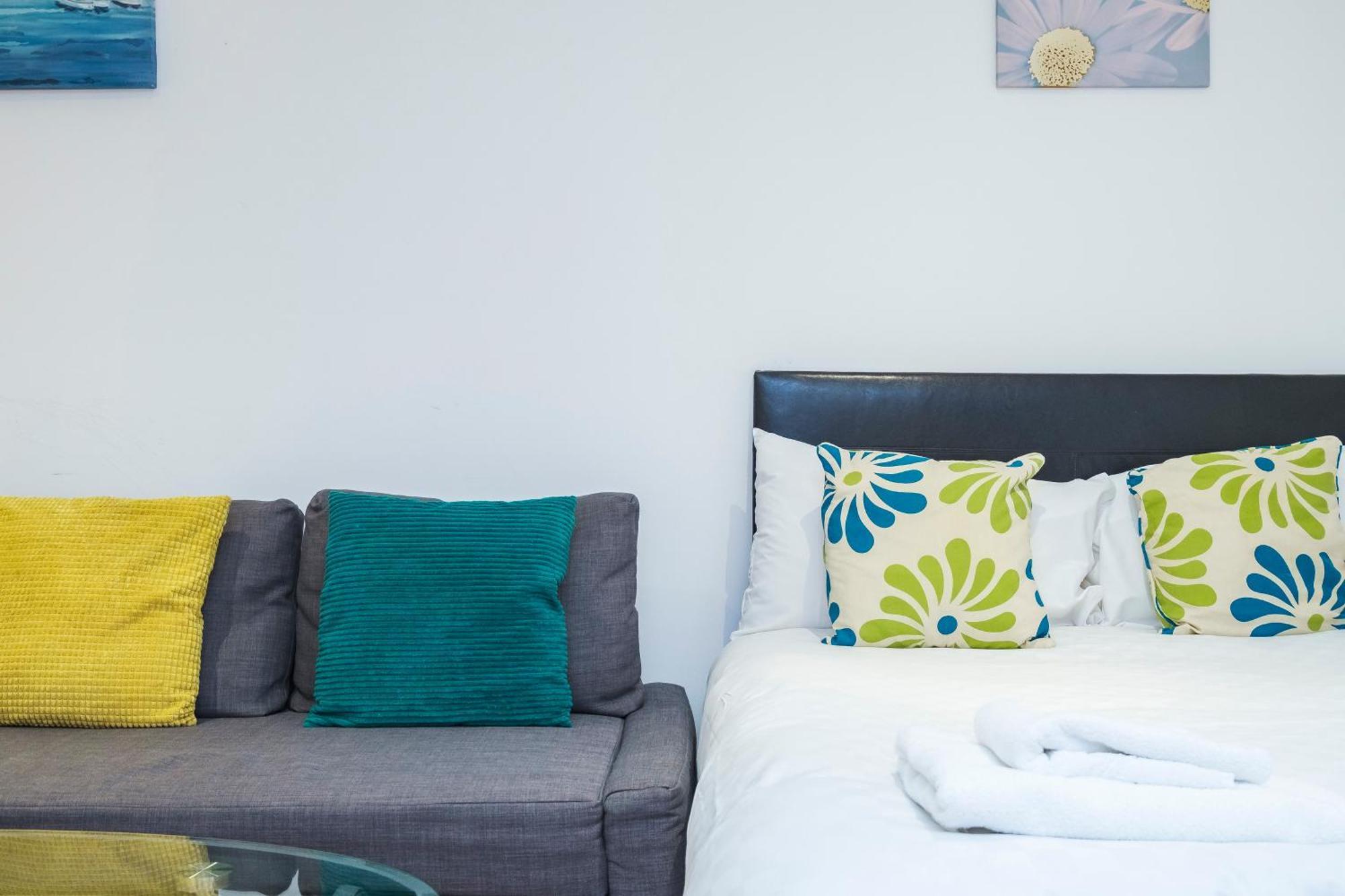 Appartement Heads On Bed - Docklands Canary Wharf Excel