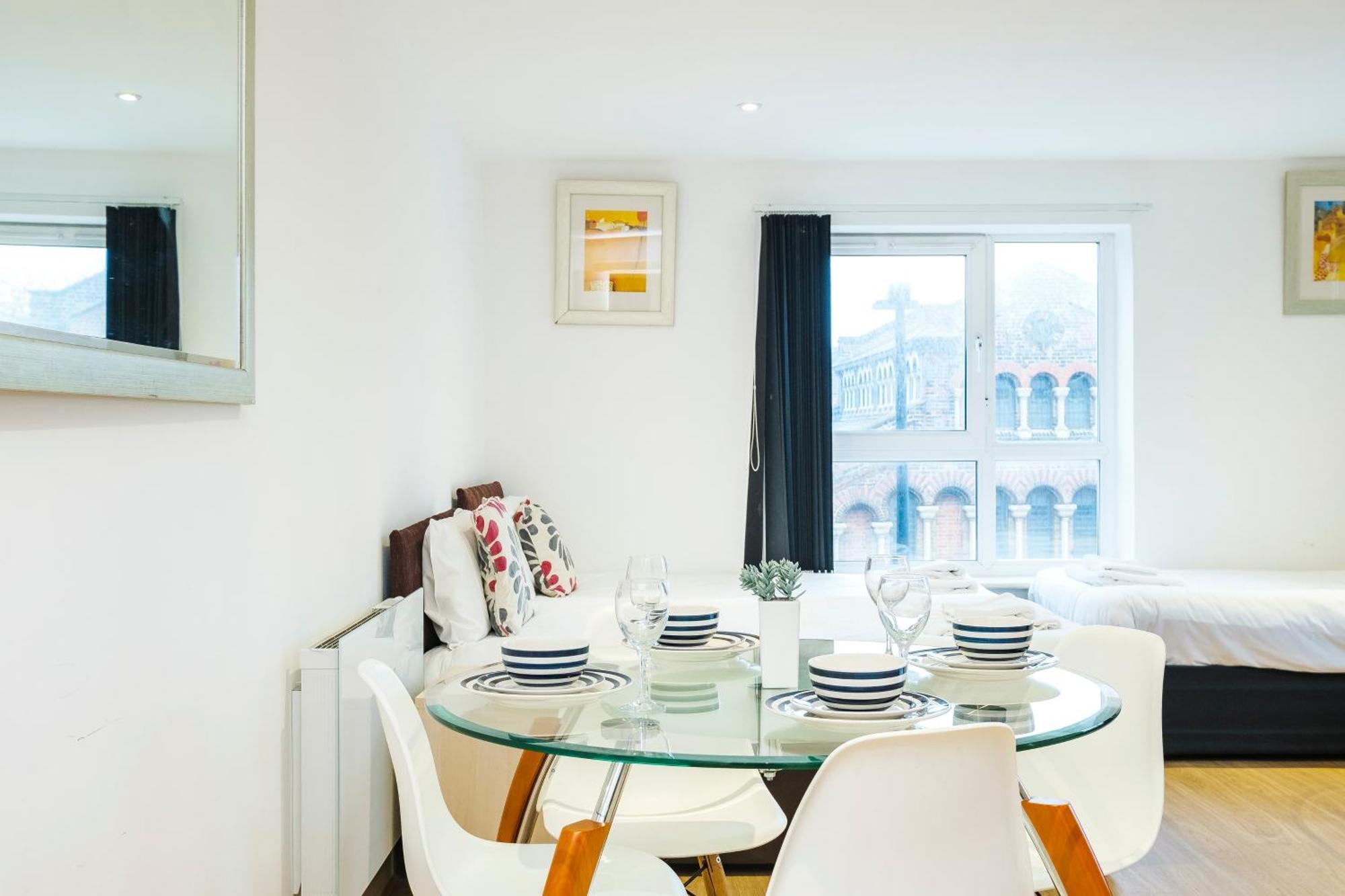 Heads On Bed - Docklands Canary Wharf Excel Appartement
