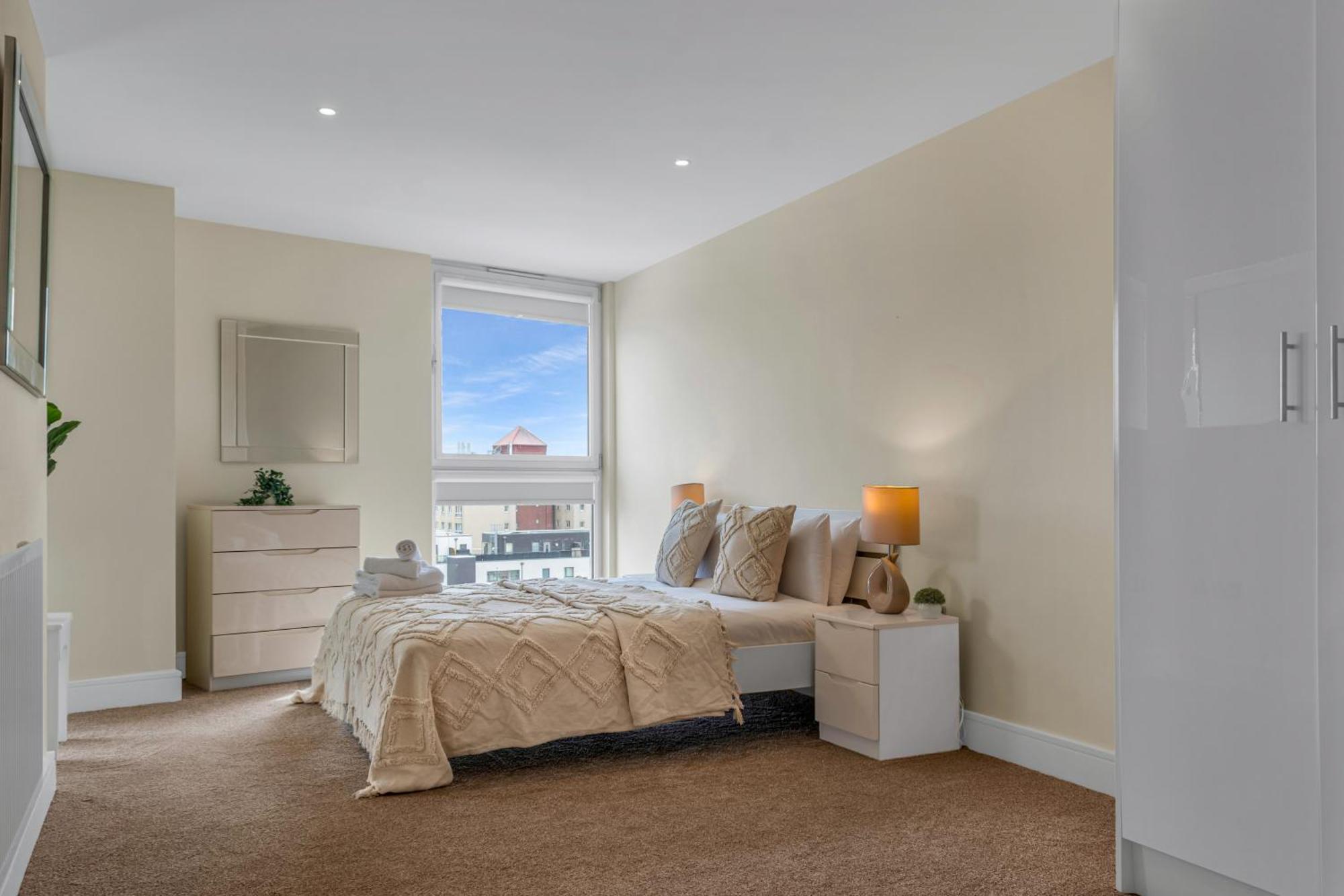 Apartment Mysquare Lanterns Way At Canary Wharf