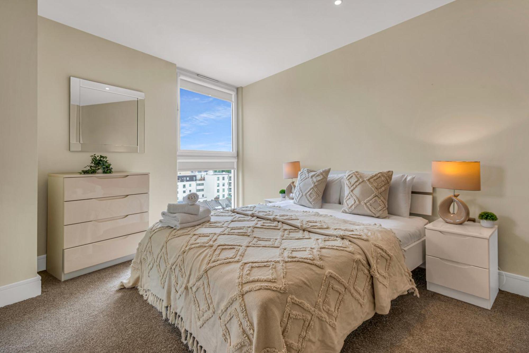 Mysquare Lanterns Way At Canary Wharf Apartment