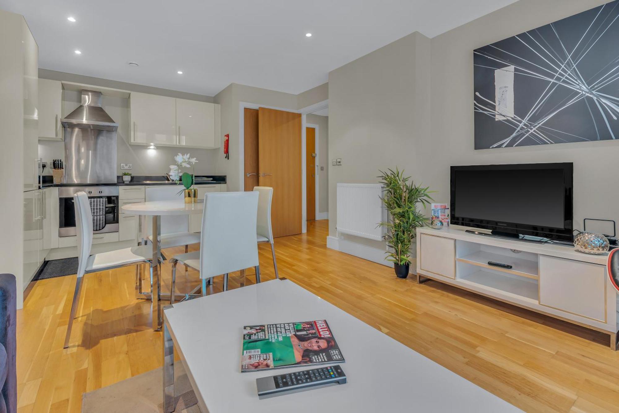 Mysquare Lanterns Way At Canary Wharf Apartment London