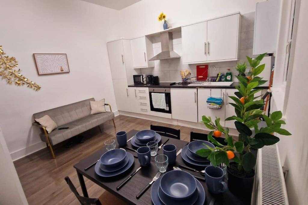 2 Bed Apartment, Near Canary Wharf, O2, Excel, Airport Apartment London