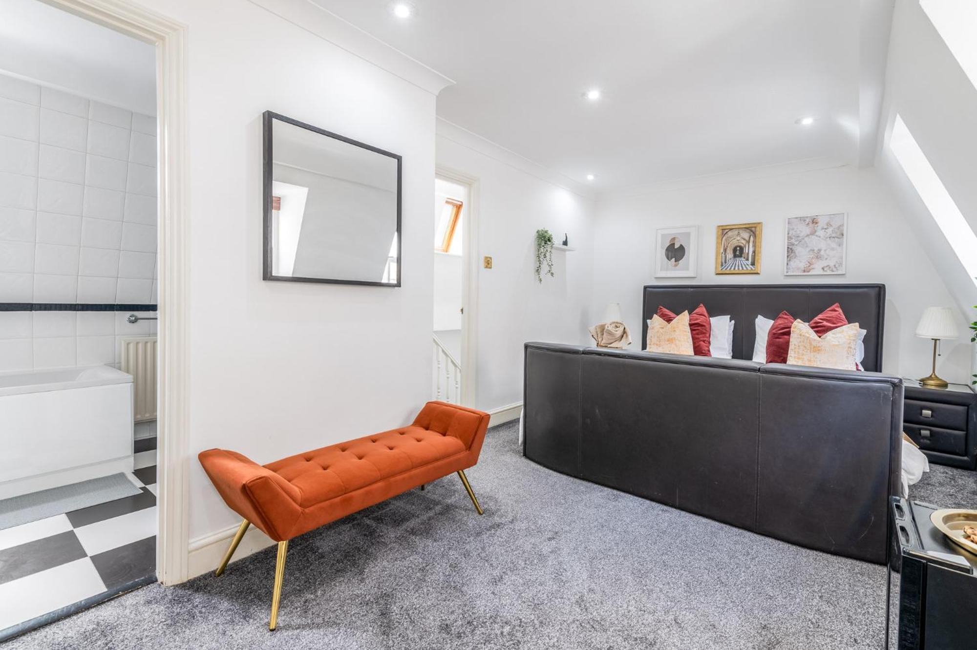 Charming 3-bedroom Townhouse Balcony Londres