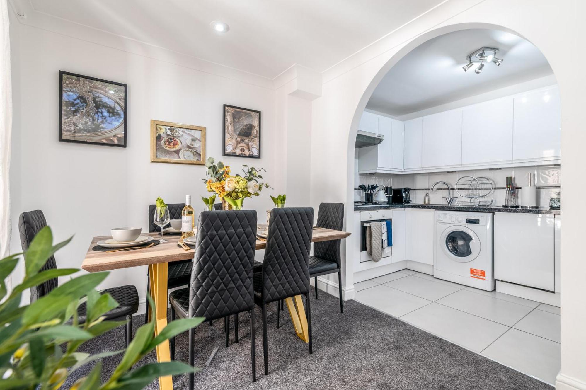 Charming 3-bedroom Townhouse Balcony Londres