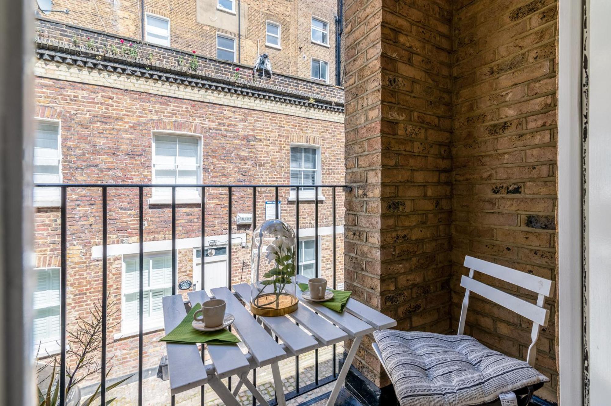 Charming 3-bedroom Townhouse Balcony * Londres