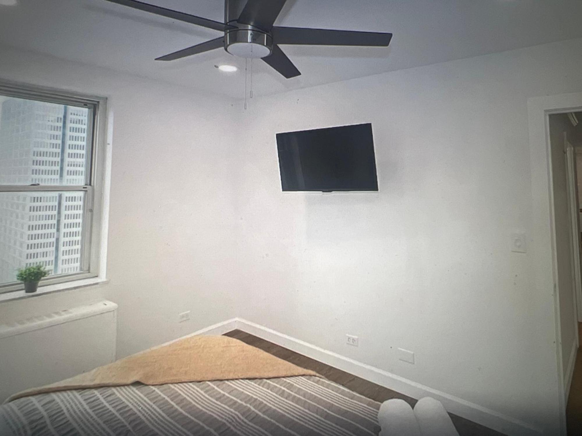 Simple Comfort; Centre Mayfair Apartment