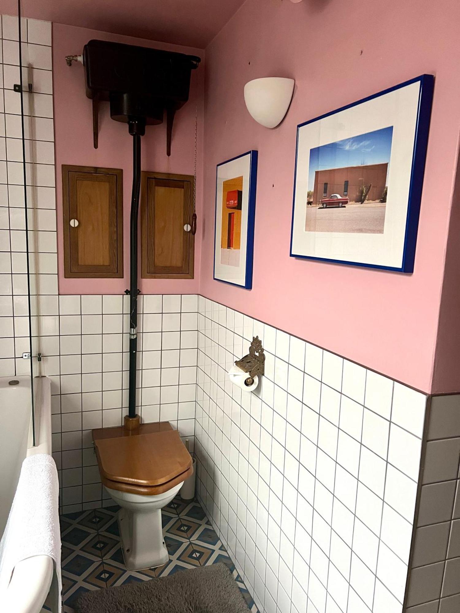 Urban Oasis Chic 1br Flat With Spacious Garden London