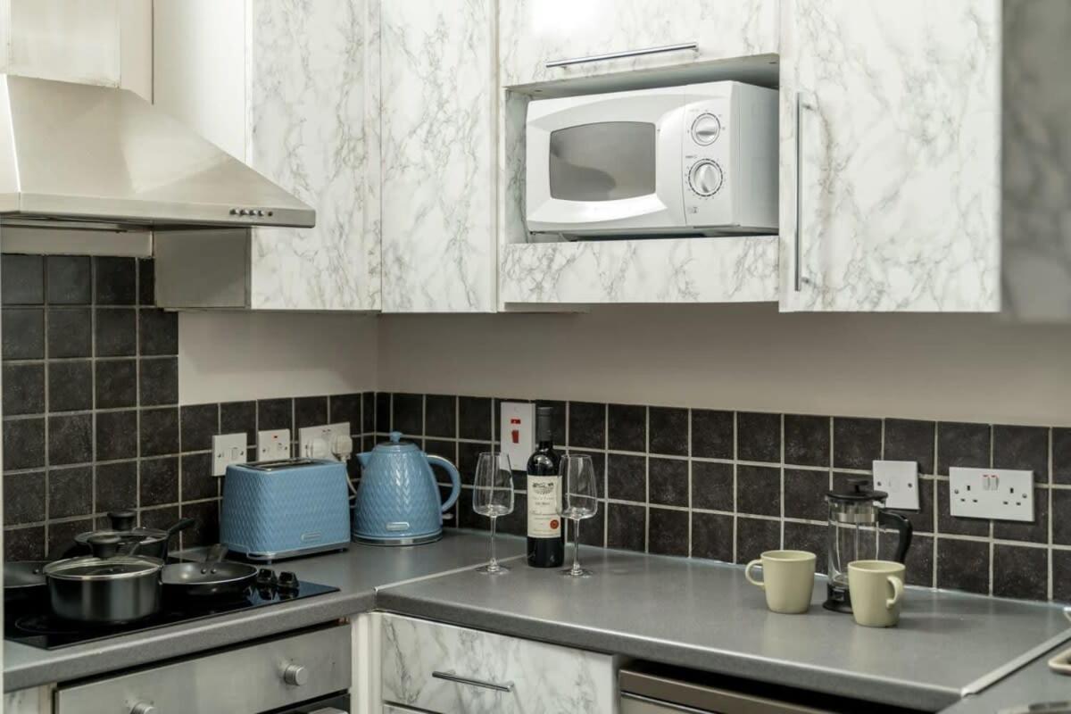 Of - Lovely Two Bedroom Apartment