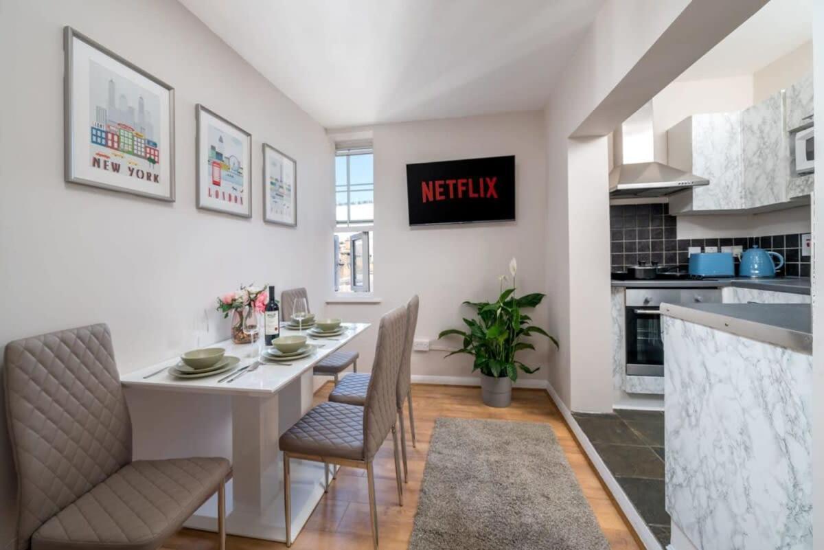 Of - Lovely Two Bedroom Apartment London