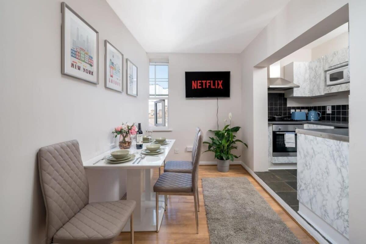 Apartment Of - Lovely Two Bedroom