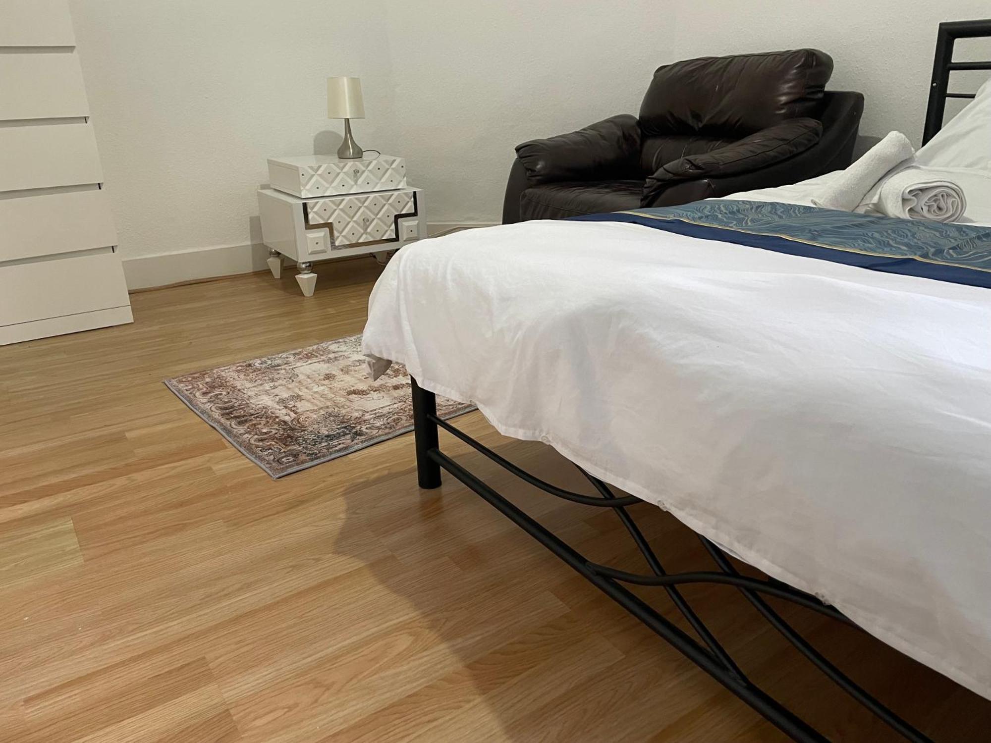 Apartment 5 Bed 5mins From Wembley Stadium London