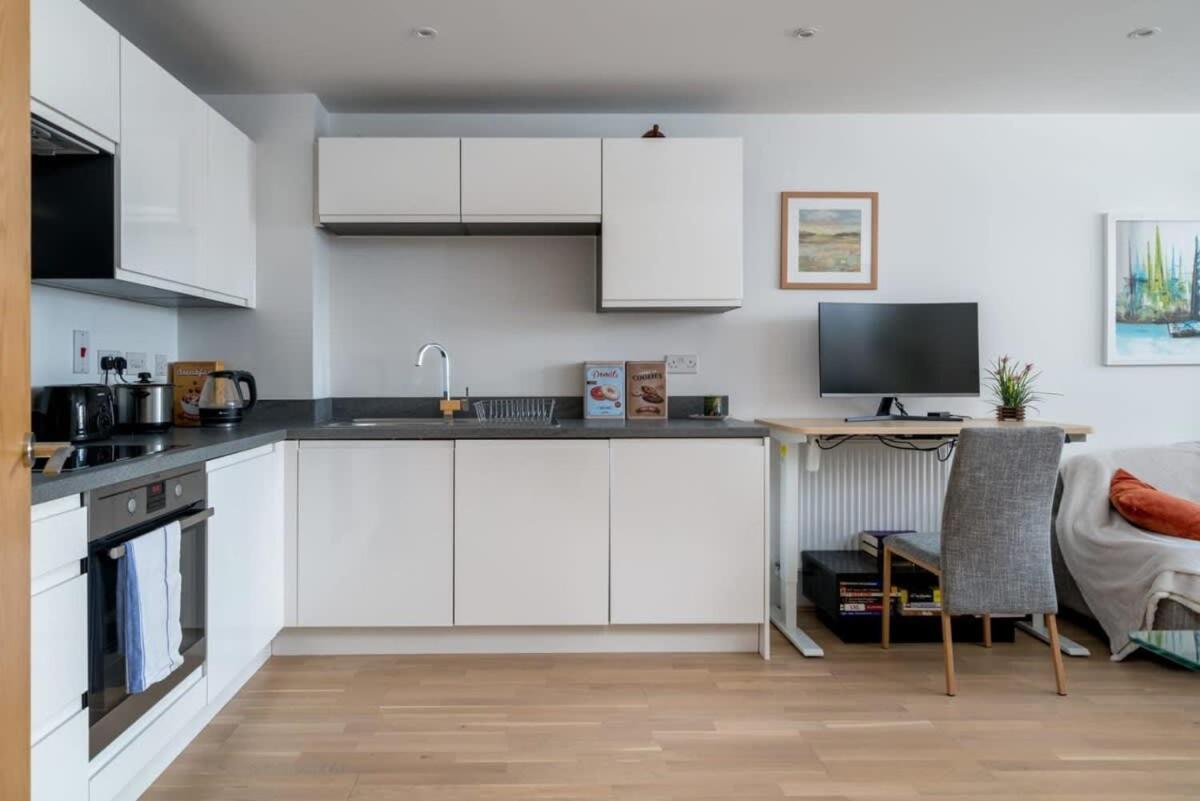 Wandsworth Deluxe Two-bedroom * London