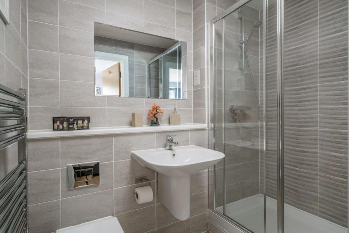 Wandsworth Deluxe Two-bedroom