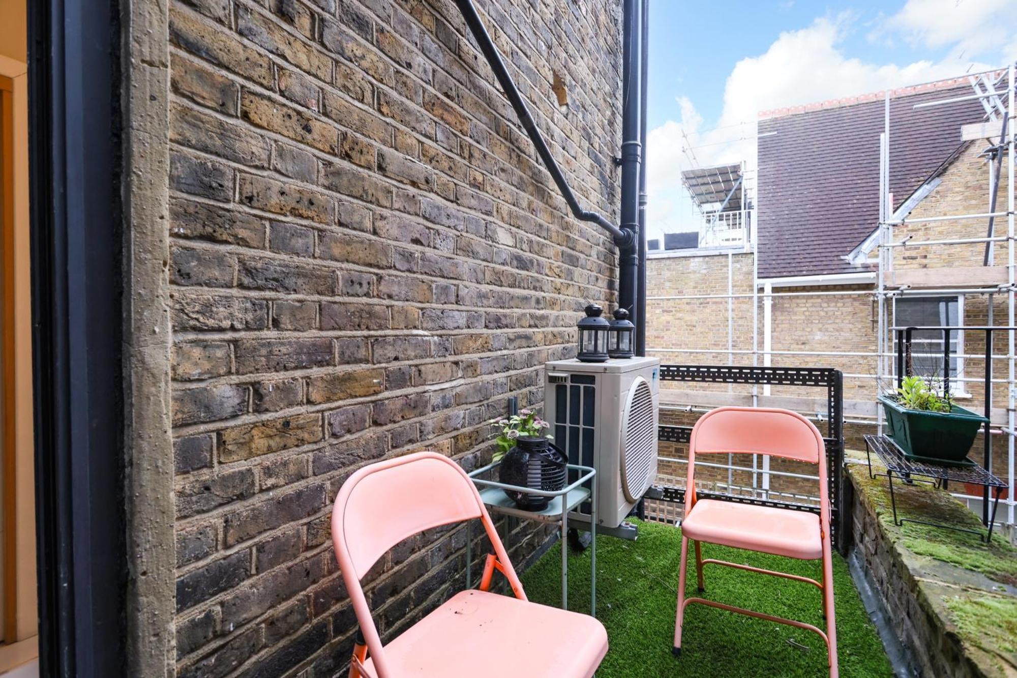 Unique 1 Bedroom Flat Apartment