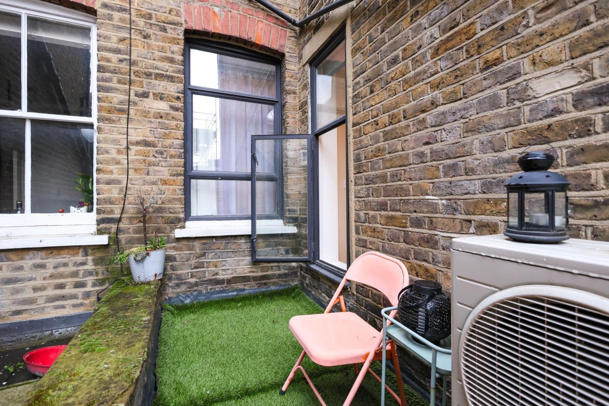 Unique 1 Bedroom Flat *