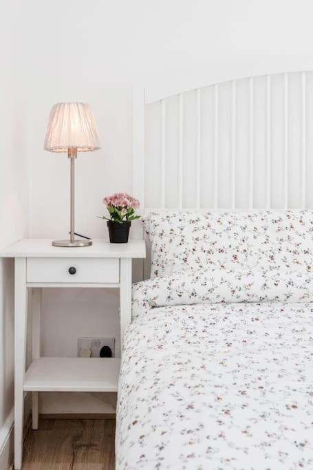 Bright 1-bedroom In Chelsea Apartment London