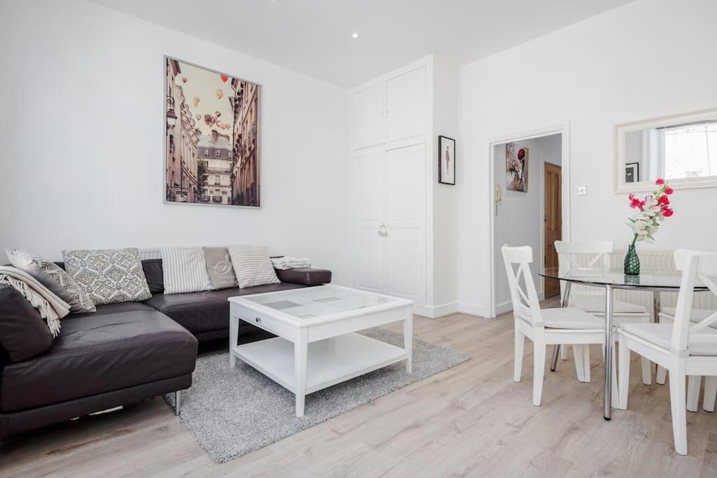 Bright 1-bedroom In Chelsea Apartment London
