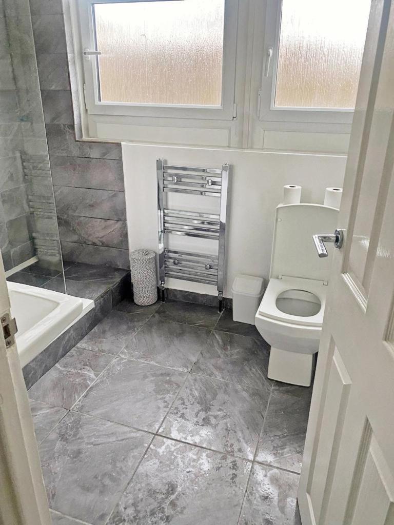 Bridge Spacious Double Guest house London
