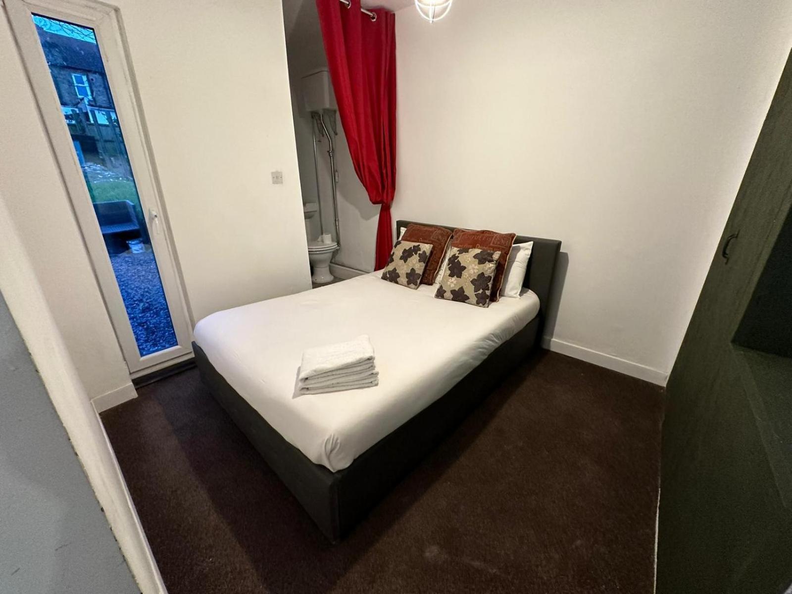 2 Bedroom Flat Wembley London