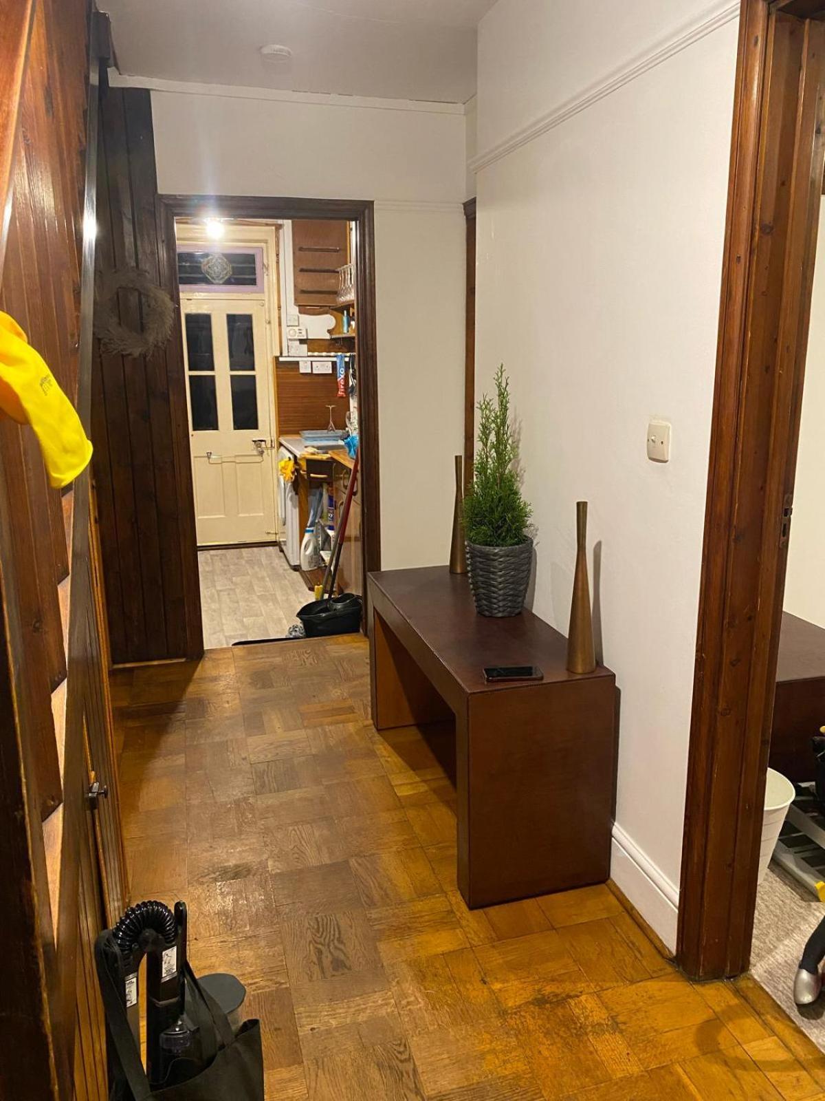Spacious, Parkside 3.5bed House, Great Access! Apartment