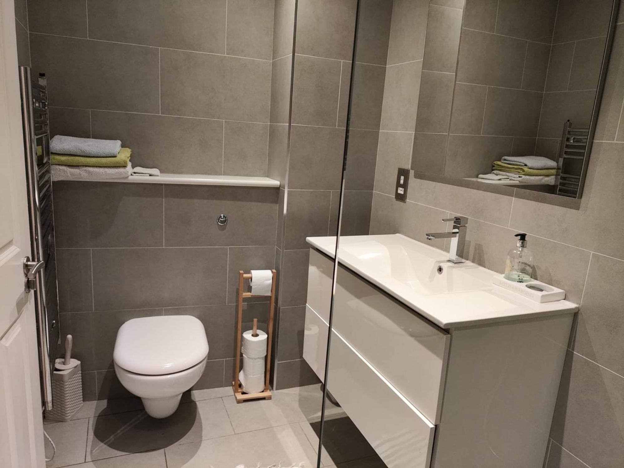 2/3 Bedroom Flat, Chelsea Free Parking Londres