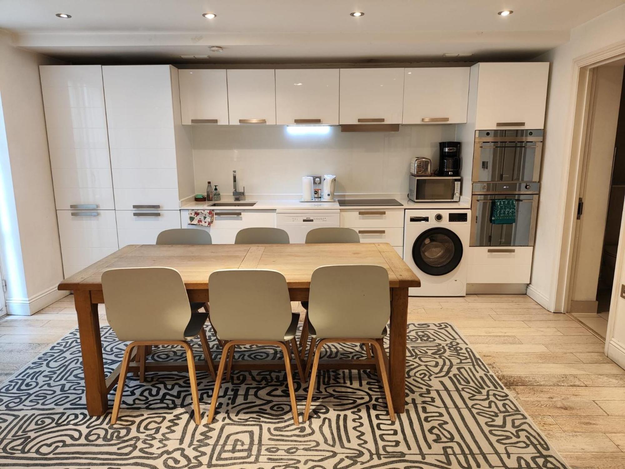 2/3 Bedroom Flat, Chelsea Free Parking Apartamento *