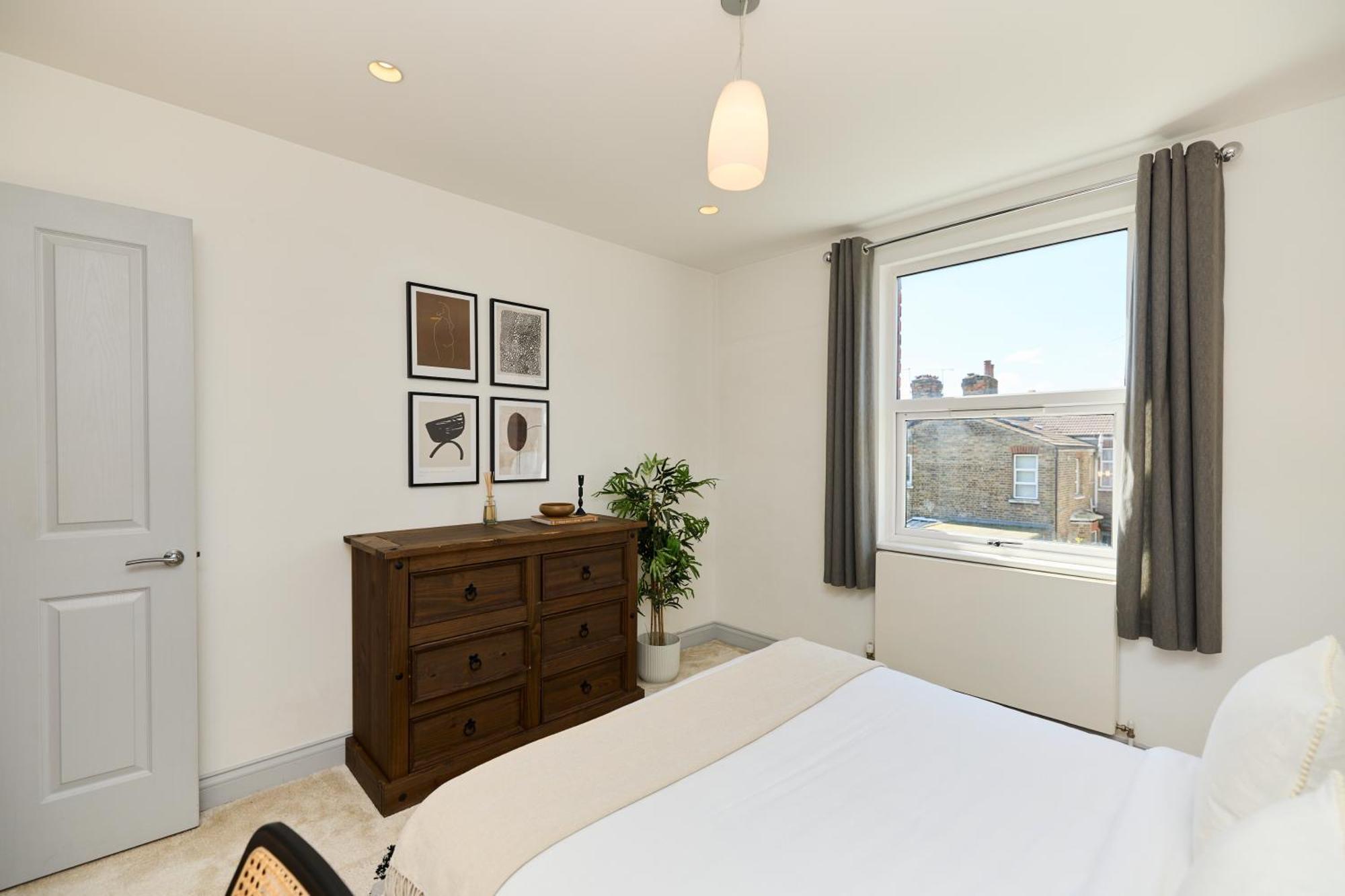 Apartment The Leghorn Quarters - Modern 3bdr With Balcony London