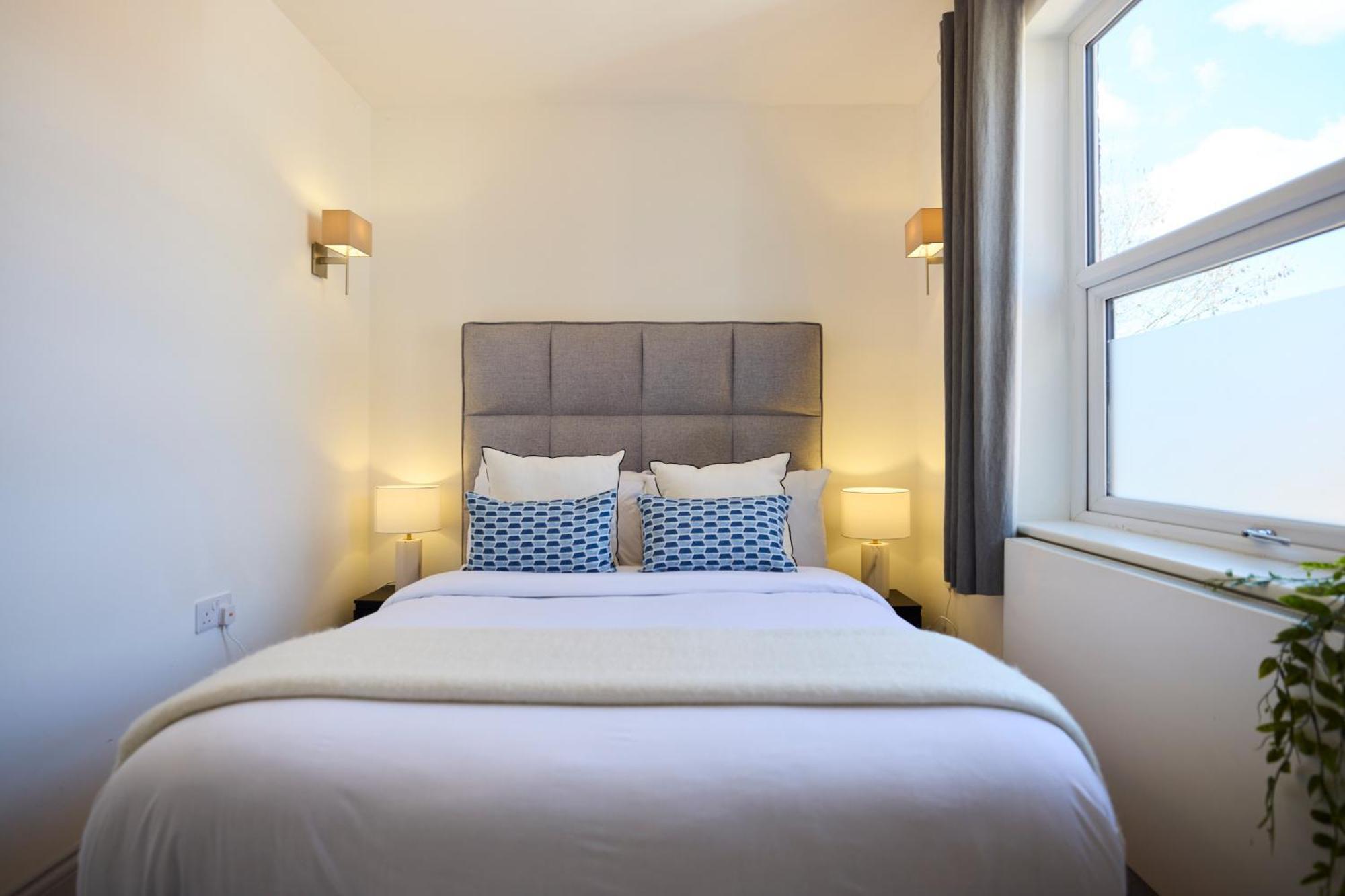 The Leghorn Quarters - Modern 3bdr With Balcony London