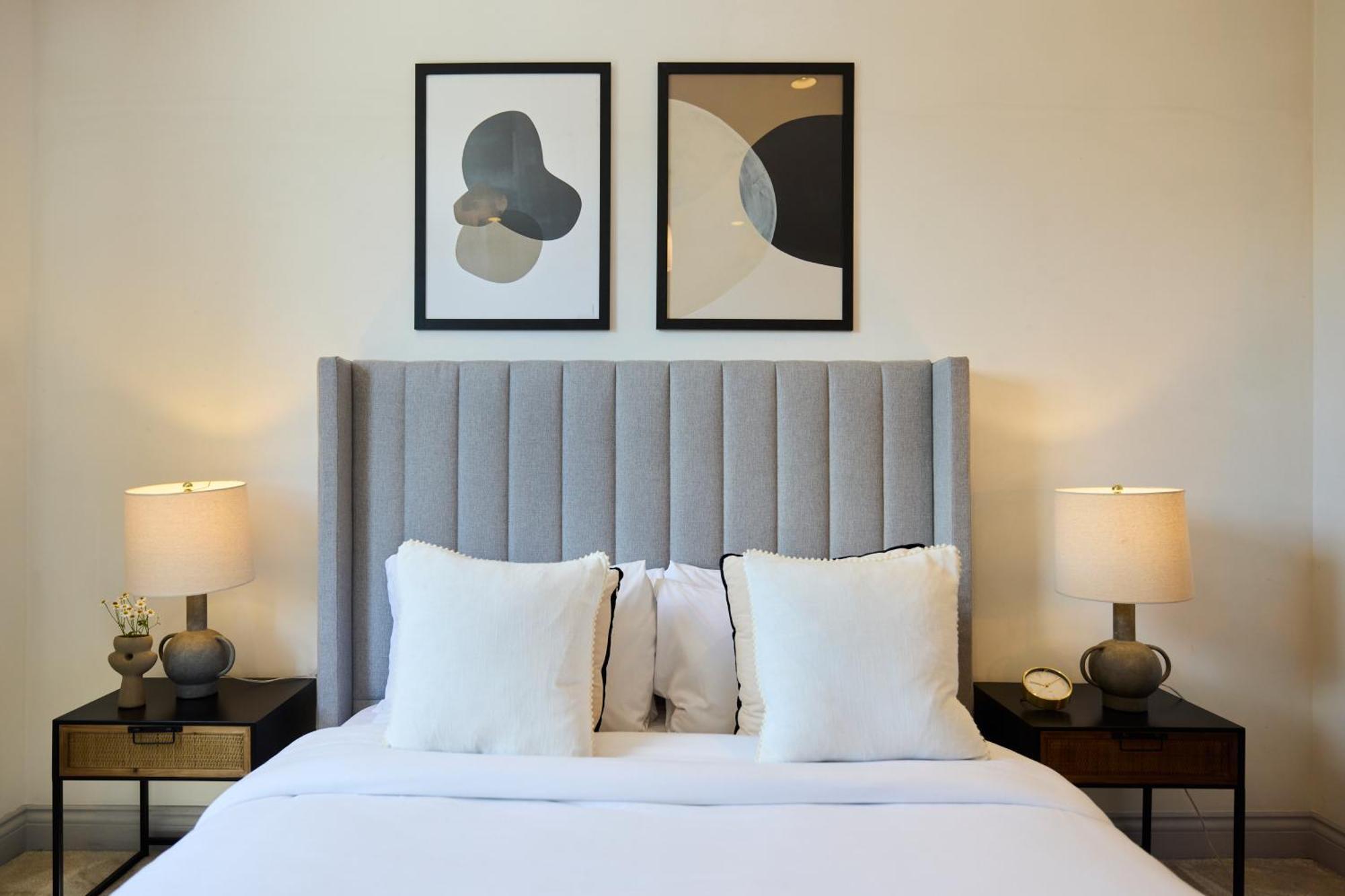 The Leghorn Quarters - Modern 3bdr With Balcony London