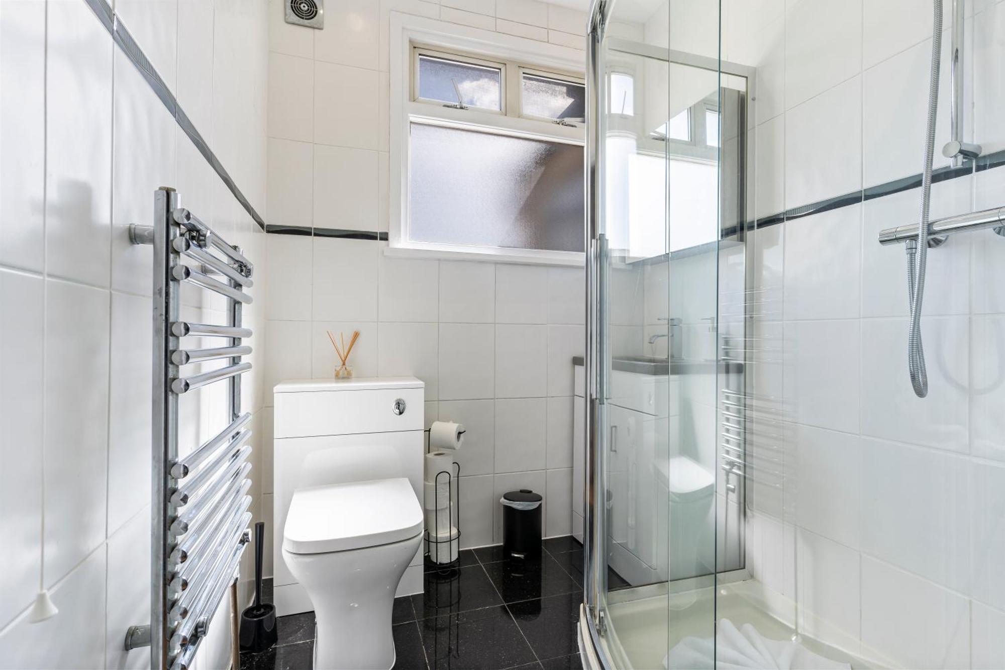 Heart Of Acton - Perfect For Large Groups Appartement Londen
