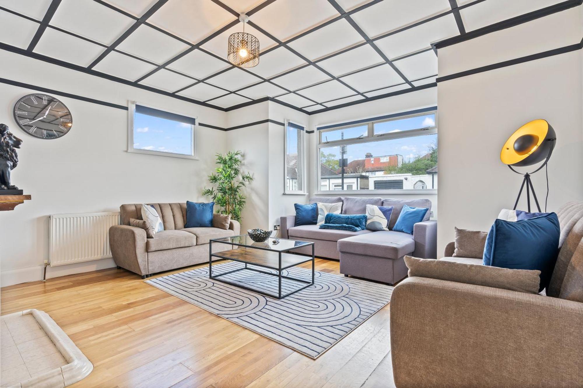 Heart Of Acton - Perfect For Large Groups Appartement Londen