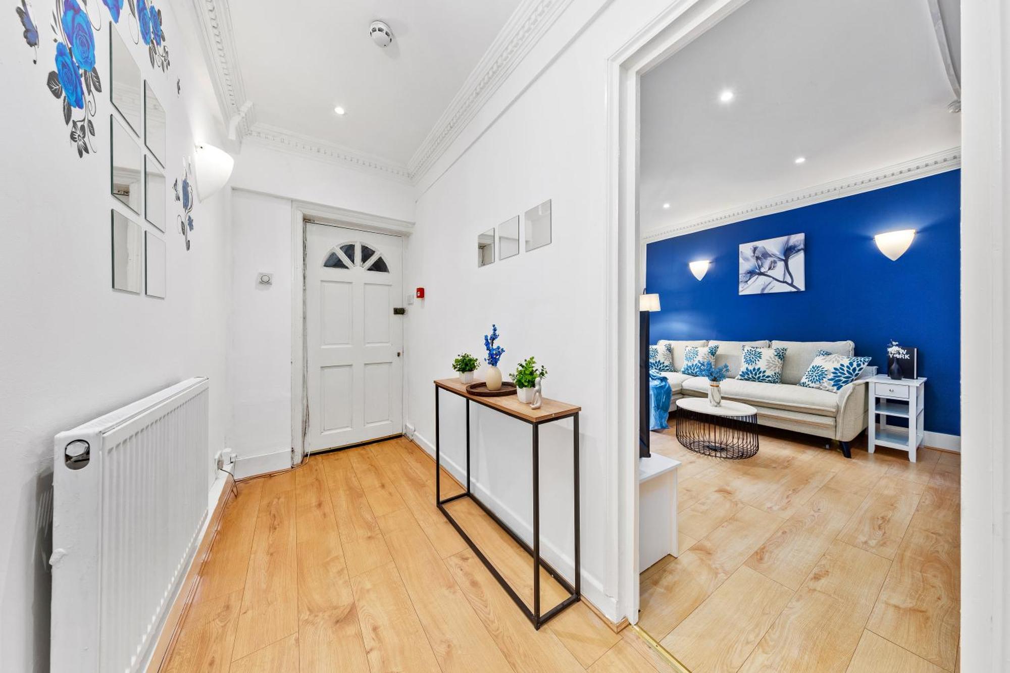 Kensington Station Proximity 2-bedroom Apartment, Walk To Station In 2 Minutes Apartment