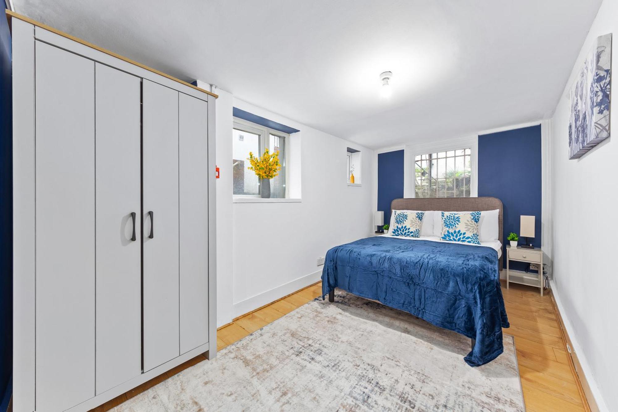 Kensington Station Proximity 2-bedroom Apartment, Walk To Station In 2 Minutes Apartment *
