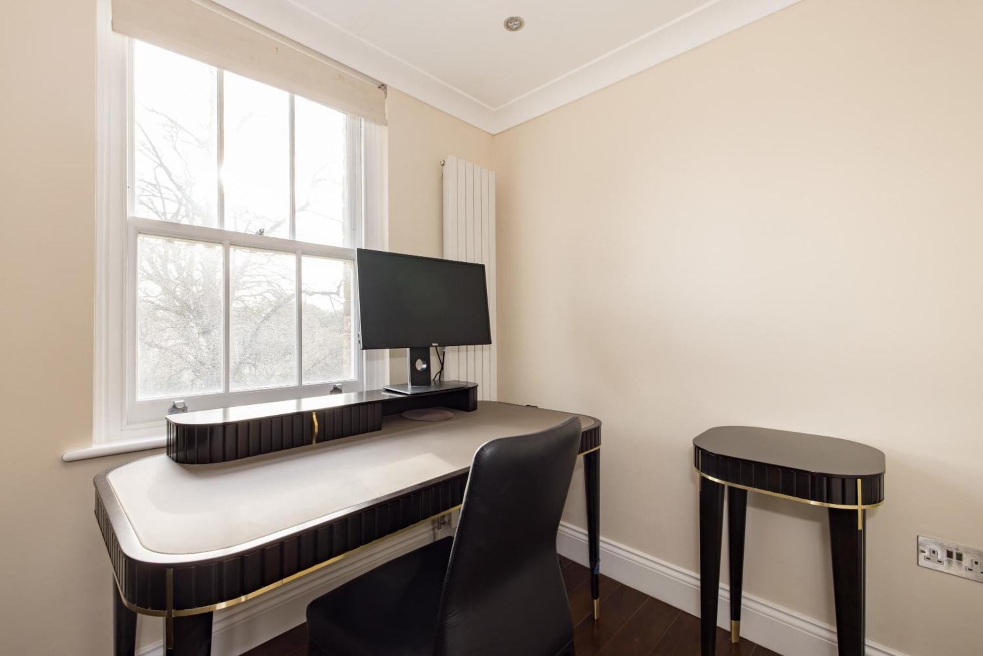 Apartment Light-filled Chelsea Duplex London