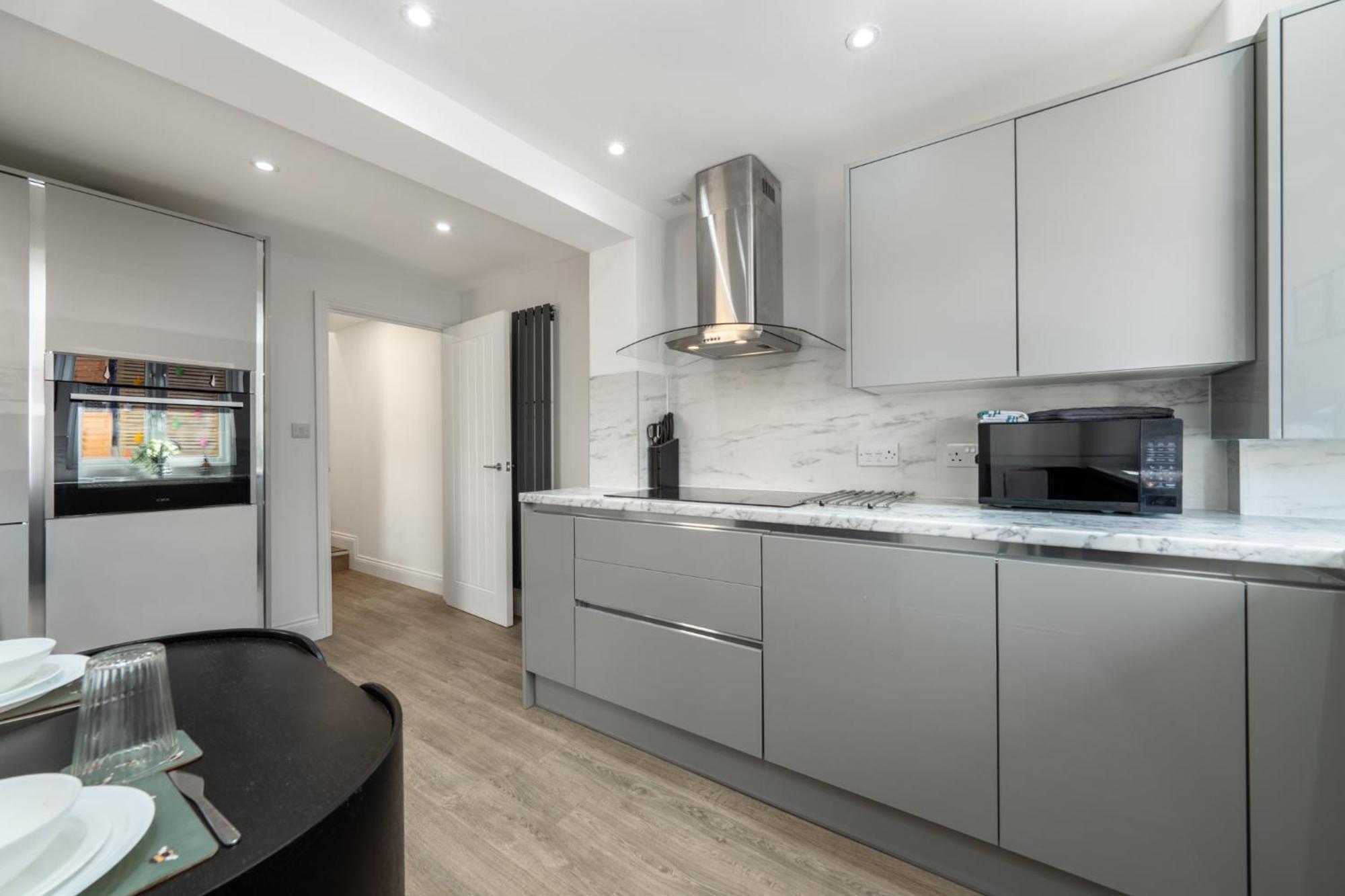 Entire 3 Bedroom House In - Canning Town, Airport, Excel London
