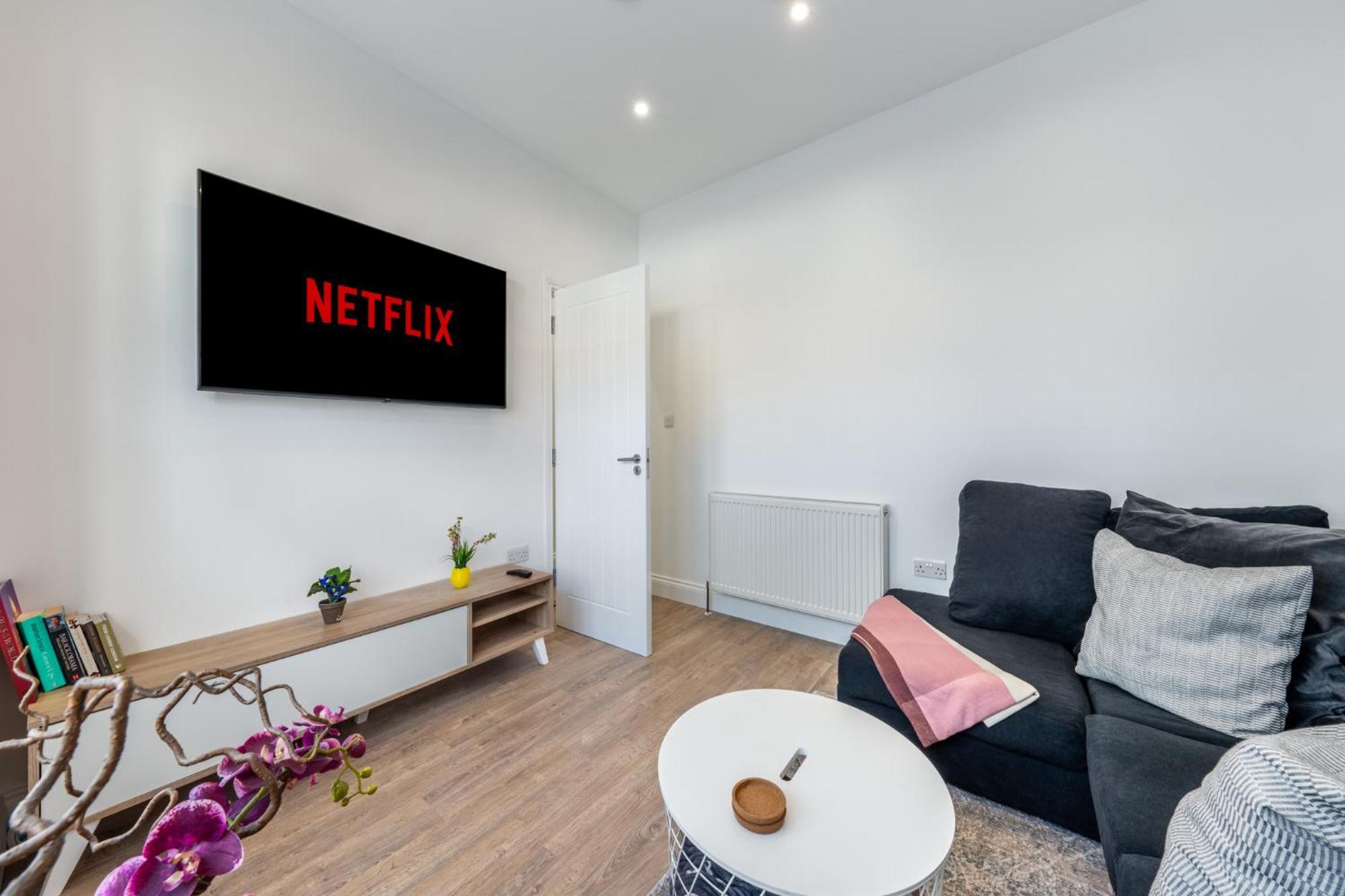 Apartment Entire 3 Bedroom House In - Canning Town, Airport, Excel