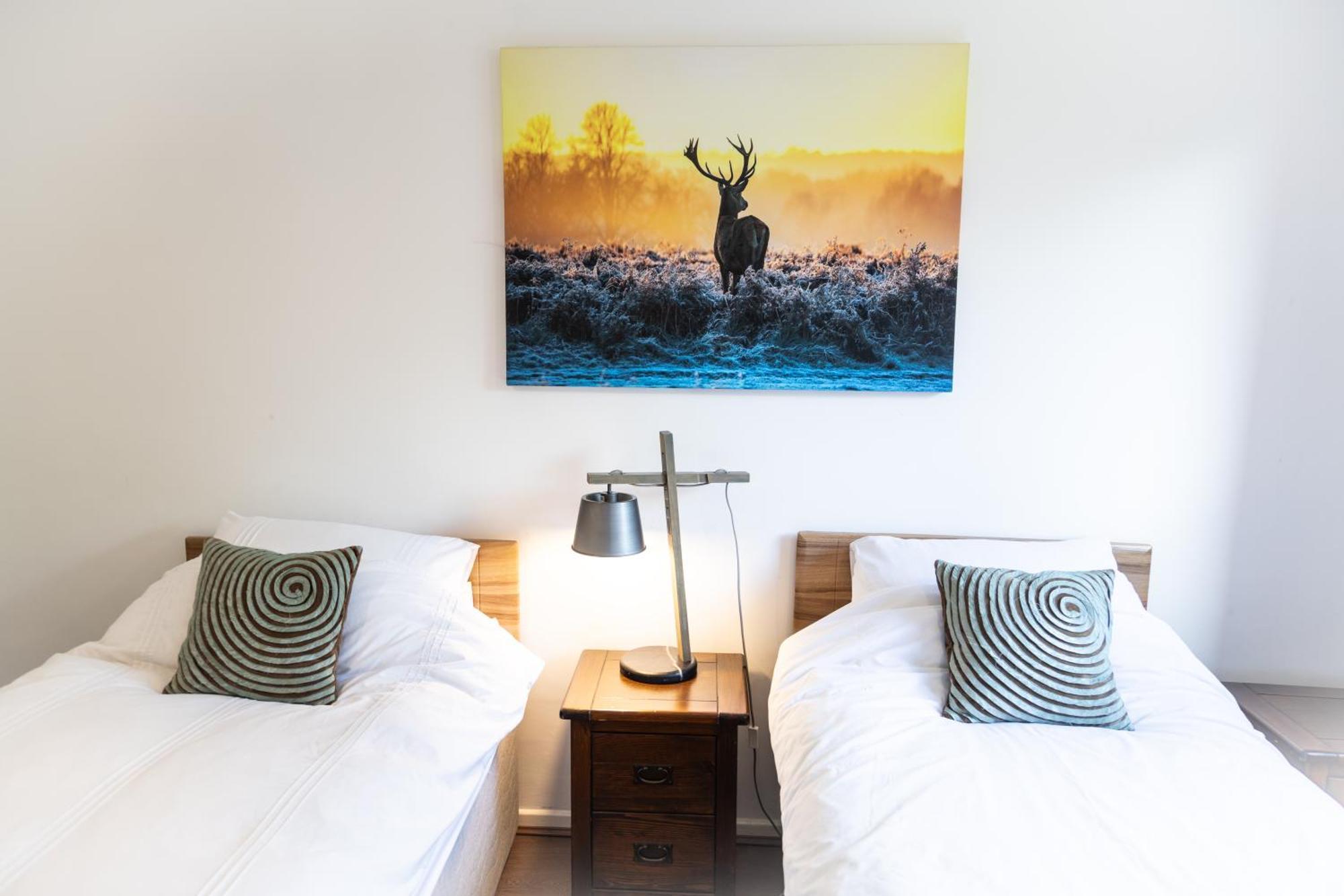 Modern Central Family-home For 6 Londen