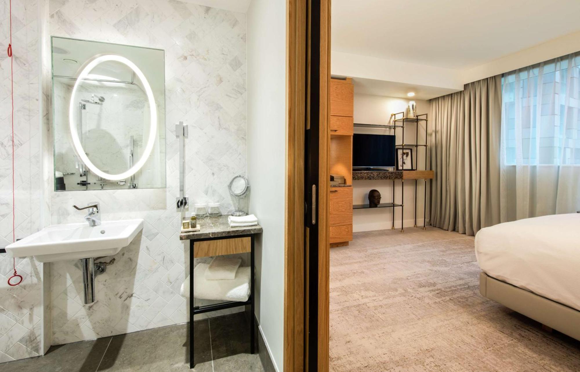 Hotel Lincoln Plaza London, Curio Collection By Hilton 4*